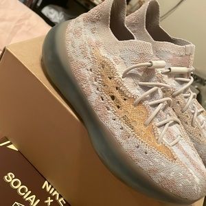 Yeezy boost 380 kids size 3